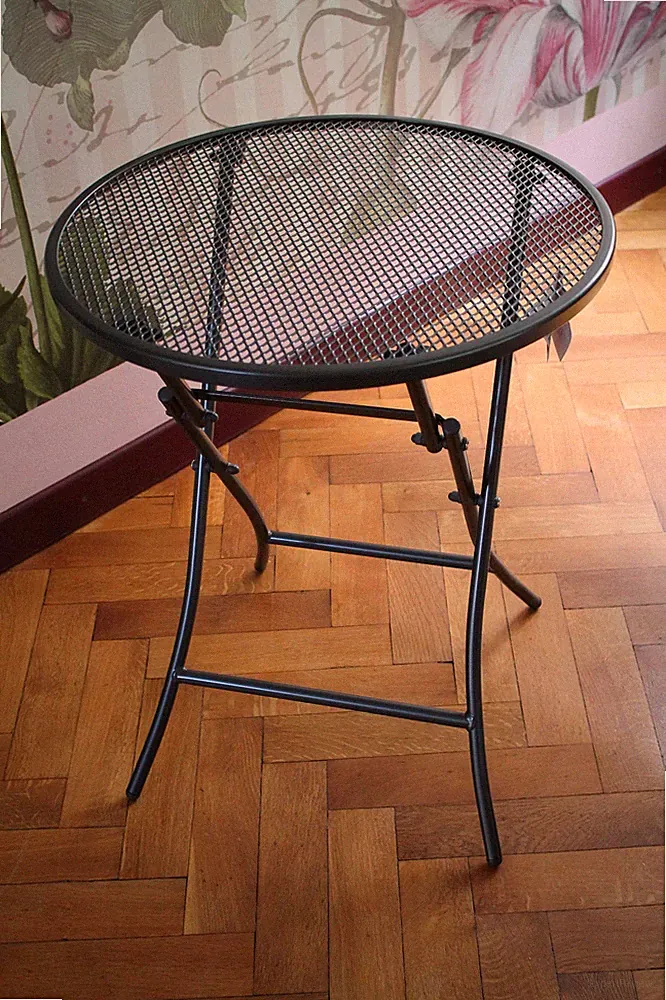 Gartenmöbel Streckmetalltisch klappbar, 60 cm Durchmesser, eisengrau