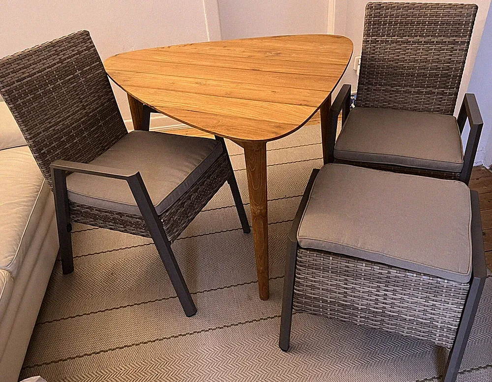 Gartentisch-Set-Teak-Gebürstet 2Sessel 3x Rückenverstellbar 110x110cm + 1 Hocker