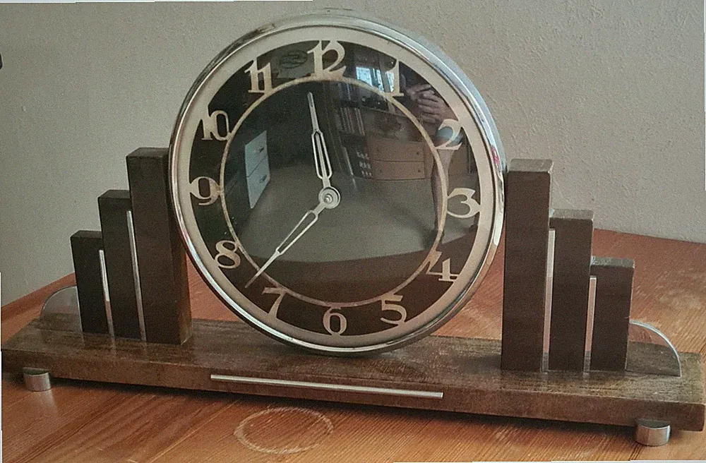 SCHÖNE ART DECO TISCH - SCHRANK - ODER KAMINUHR