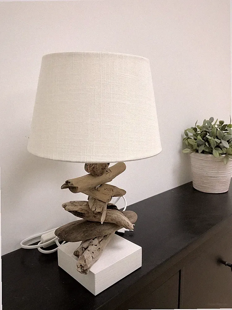 Unser Bestseller - einzigartige Tischlampe / Tischleuchte aus Treibholz